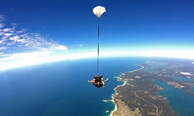 14000英尺的双人串联高空跳伞，原价9, 团购价0+，使用折扣码后还能再减15%！