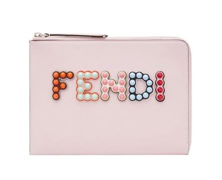 Fendi Flat Logo 粉红色手包 65折优惠！